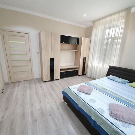 Tourist Home At Stefan Cel Mare With 2 Rooms 基希讷乌 外观 照片