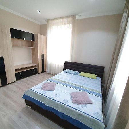Tourist Home At Stefan Cel Mare With 2 Rooms 基希讷乌 外观 照片