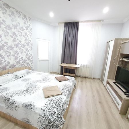 Tourist Home At Stefan Cel Mare With 2 Rooms 基希讷乌 外观 照片