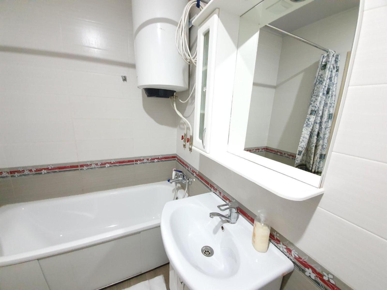 Tourist Home At Stefan Cel Mare With 2 Rooms 基希讷乌 外观 照片